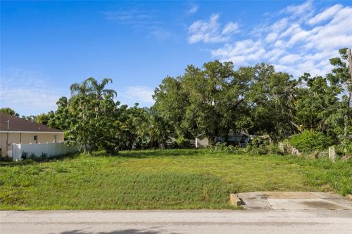 2930 Hawthorne St, SARASOTA, FL, 34239-3217 | Card Image