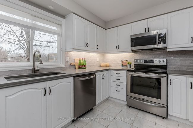 11 Norma Cres, House other with 5 bedrooms, 4 bathrooms and 4 parking in Ancaster ON | Image 24