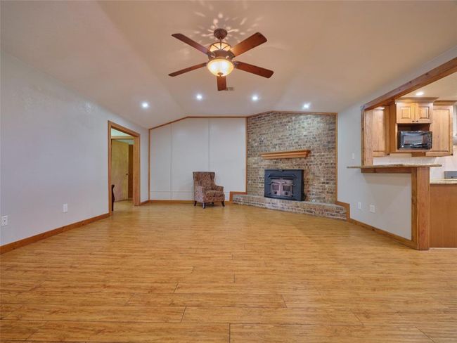 12021 Fm 1994 Rd, House other with 4 bedrooms, 3 bathrooms and 4 parking in Guy TX | Image 9
