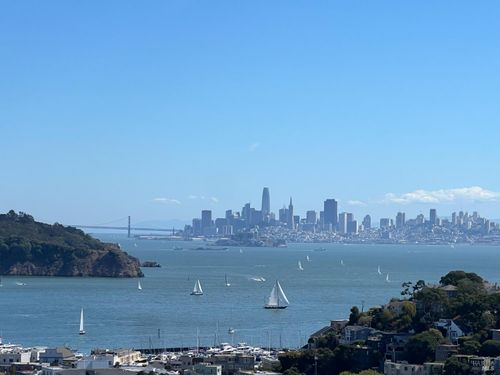 apt-32-45 Corinthian Ct, Tiburon, CA, 94920-1743 | Card Image