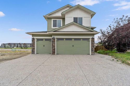 17 Lakes Estates Cir, Strathmore, AB, T1P0B7 | Card Image