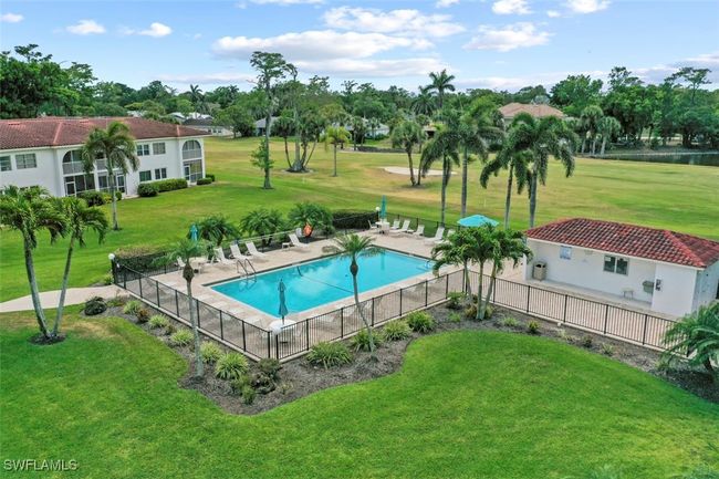 E210 - 1055 Forest Lakes Dr, Condo with 2 bedrooms, 2 bathrooms and null parking in NAPLES FL | Image 28