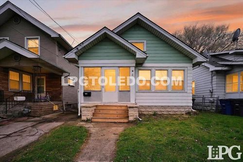 128 Carbon St, Toledo, OH, 43605-1604 | Card Image