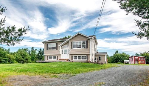 579 Highway 1, Mount Uniacke, NS, B0N1Z0 | Card Image