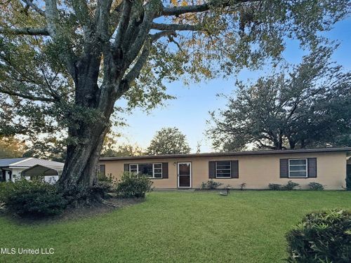 311 Holcomb Blvd, Ocean Springs, MS, 39564-5000 | Card Image