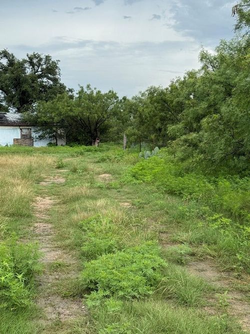 406 Barnett St, Eden, TX, 76837 | Card Image