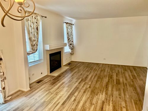 2375 Stoughton Cir, Aurora, IL, 60502-6479 | Card Image