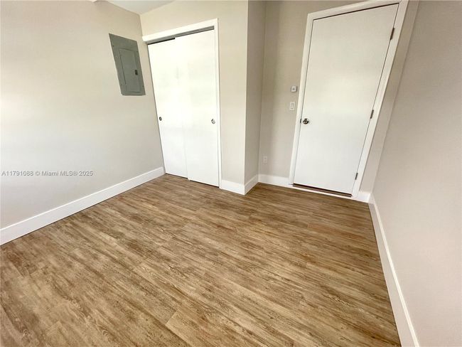 800 Nw 3 Rd Ter, House other with 2 bedrooms, 1 bathrooms and null parking in Hallandale Beach FL | Image 7