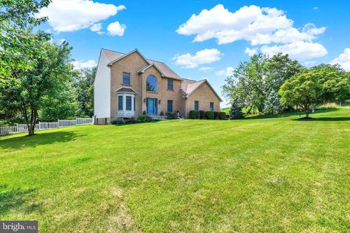 490 S Park St, Dallastown, PA, 17313-9256 | Card Image