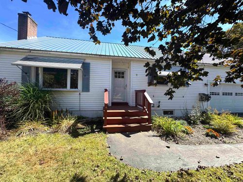 9 Pierce Rd, Springfield, VT, 05156-2233 | Card Image