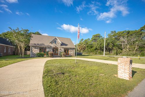 5601 Woody End Rd, Ocean Springs, MS, 39564-7974 | Card Image