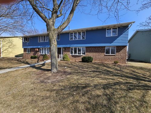 b-215 S 11th Street, Oostburg, WI, 53070 | Card Image