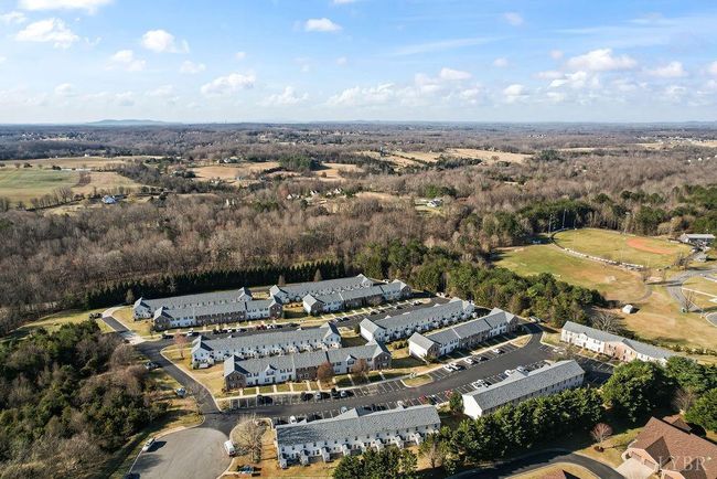 1036 Middle View Dr, Townhouse with 3 bedrooms, 3 bathrooms and null parking in Forest VA | Image 8