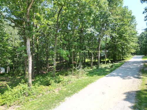 103 S Village Ct, Collinwood, TN, 38450-4631 | Card Image