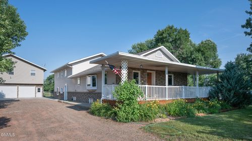 871 County 27, Hazen, ND, 58545-9401 | Card Image