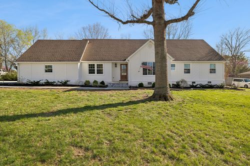 1437 Twin Feather Dr, Murfreesboro, TN, 37129-1055 | Card Image