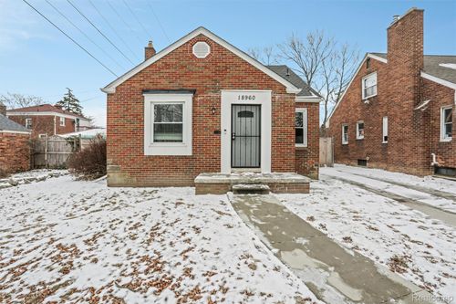 18960 Rockcastle St, Detroit, MI, 48236-2045 | Card Image