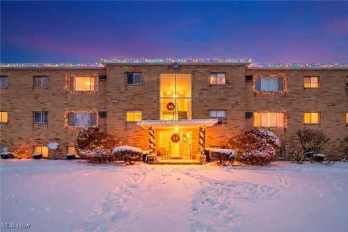 apt-9c-5200 Royalton Rd, North Royalton, OH, 44133-4040 | Card Image