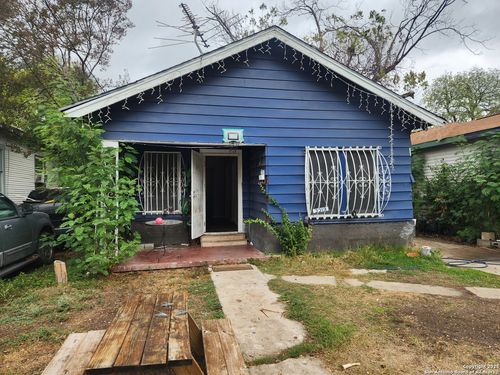 3319 W Salinas St, San Antonio, TX, 78207-3216 | Card Image