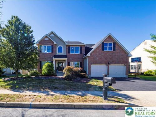 26 Millbrook Ct, Palmer Twp, PA, 18045-7475 | Card Image