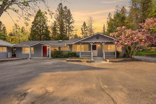 234 Penny Ln, Grants Pass, OR, 97527-7914 | Card Image