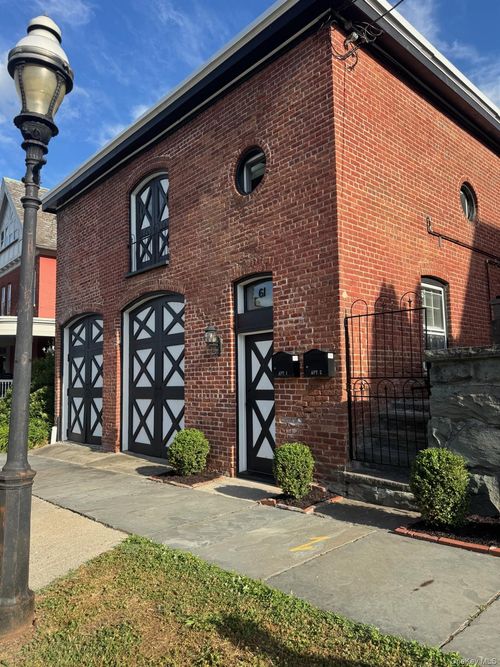1-61 Clinton St, Newburgh, NY, 12550-3654 | Card Image