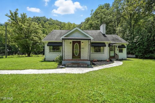 7742 S Fork Rd, Pound, VA, 24279-3108 | Card Image
