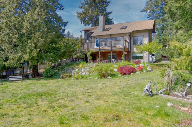 8096 Westwood Road, House other with 4 bedrooms, 2 bathrooms and 3 parking in Halfmoon Bay BC | Image 2