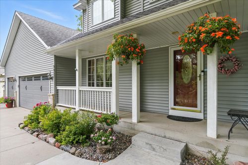 9957 171st St W, Lakeville, MN, 55044-6815 | Card Image