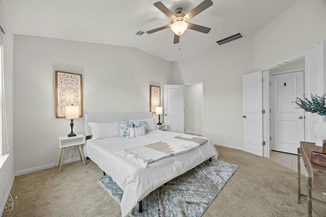 Main bedroom with walk-in closet | Image 5