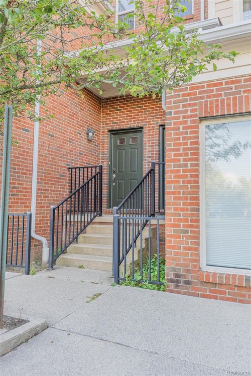 306 Legato Dr, Walled Lake, MI, 48390-3424 | Card Image