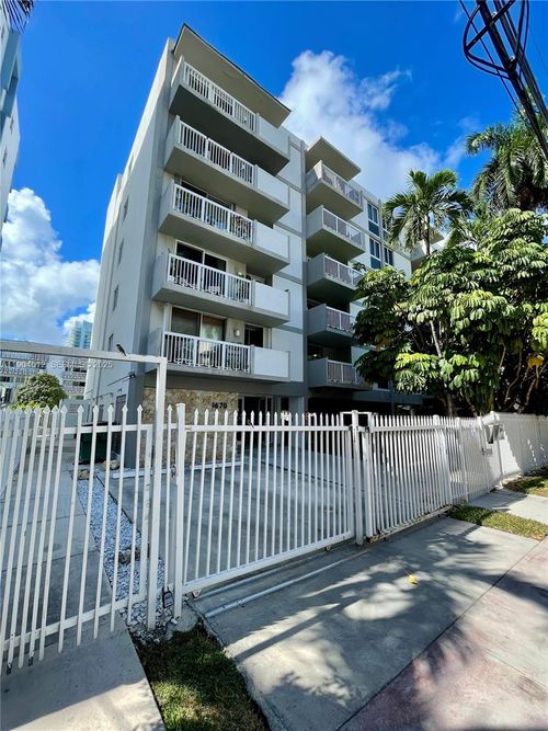 apt-2b-1670 Bay Rd, Miami Beach, FL, 33139-2137 | Card Image