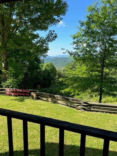 6466 Highlands Pkwy, Mouth of Wilson, VA, 24363 | Card Image