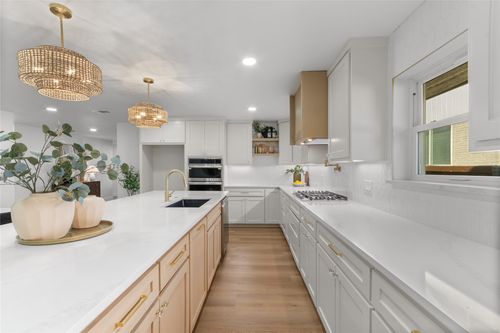 9016 Westbriar Dr, Dallas, TX, 75228-4169 | Card Image