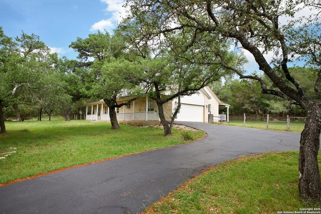 341 Indigo Run Dr, House other with 3 bedrooms, 2 bathrooms and null parking in Bulverde TX | Image 5