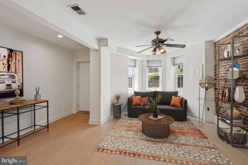 b-817 T St Nw, WASHINGTON, DC, 20001-3127 | Card Image