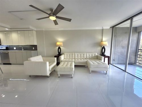 apt-4f-112 Royal Park Dr, Oakland Park, FL, 33309-6531 | Card Image