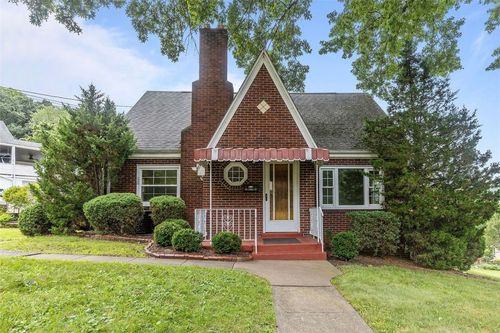 111 Lewis St, Ambridge, PA, 15003-1244 | Card Image