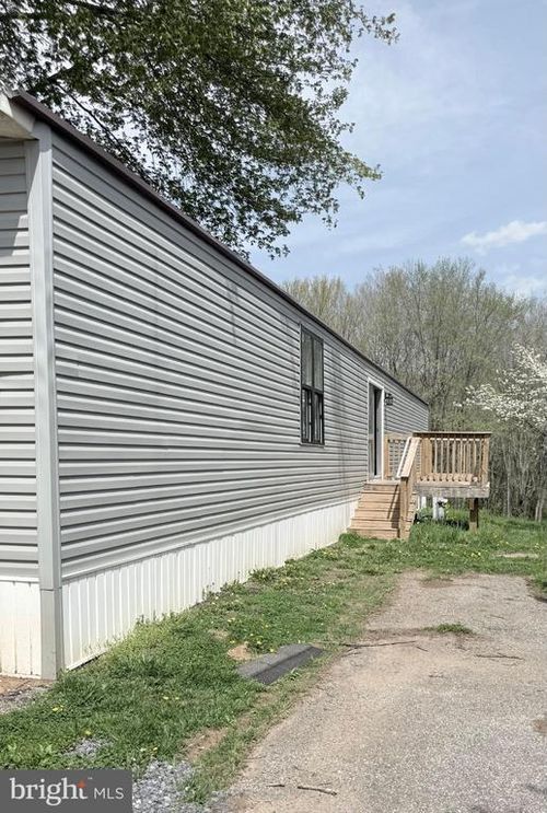 35 W Mayer Dr, Finksburg, MD, 21048-1844 | Card Image