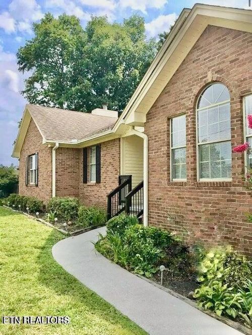 4905 Mandalay Rd, Knoxville, TN, 37921-2122 | Card Image