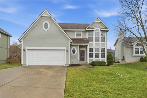 19035 W 164th St, Olathe, KS, 66062-3542 | Card Image