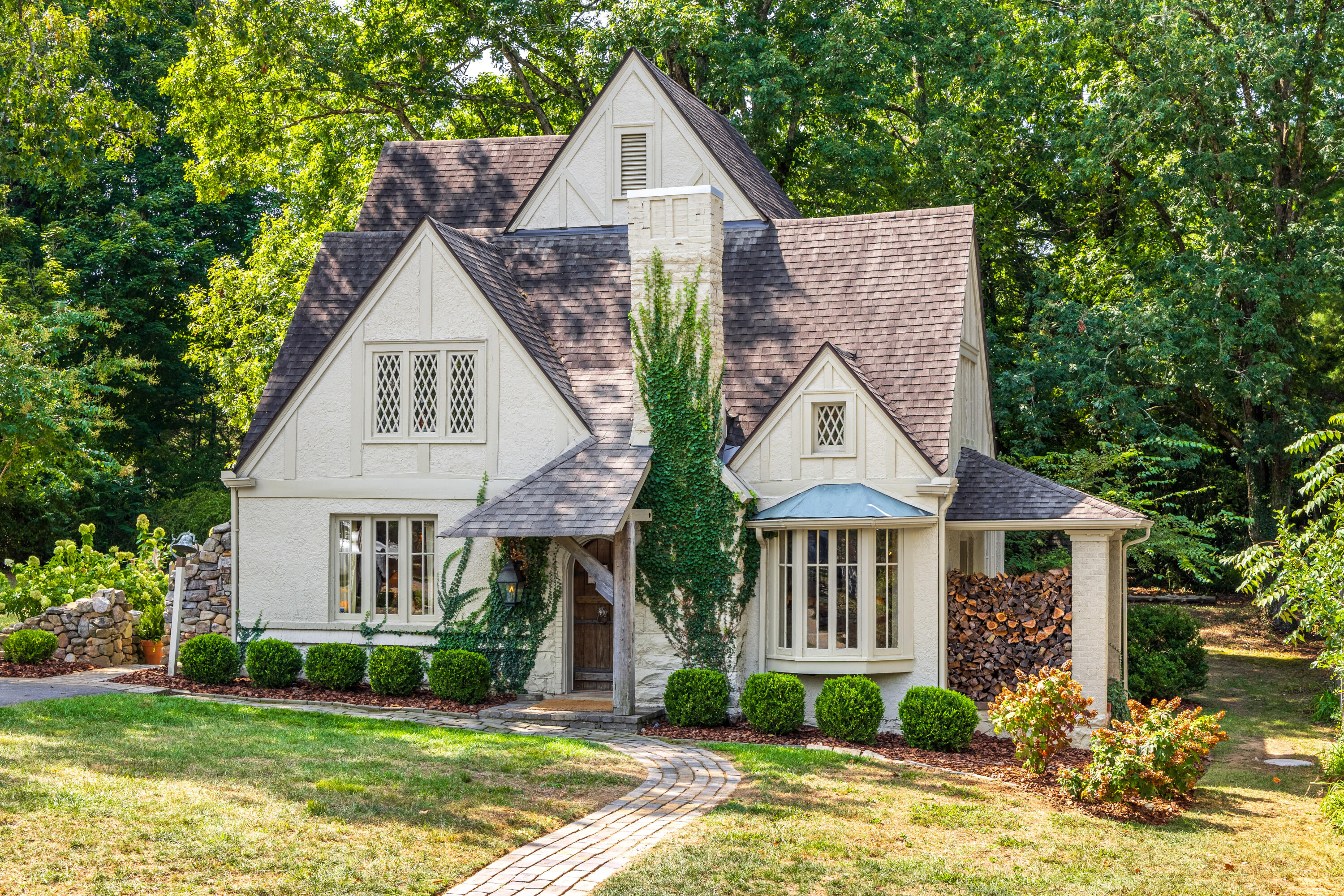 Florence St, Lookout Mountain, TN 37350
