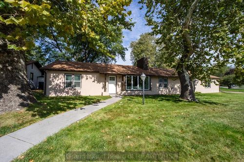 2520 W Anna St, Grand Island, NE, 68803-5829 | Card Image