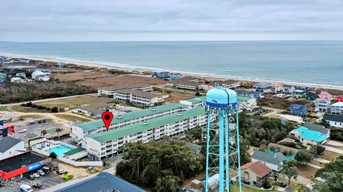 8205-105 Se 58th St, Oak Island, NC, 28465-5069 | Card Image