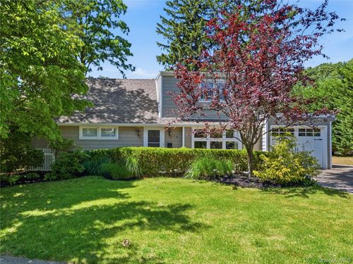 19 Radcliff Ave, Port Washington, NY, 11050-1847 | Card Image