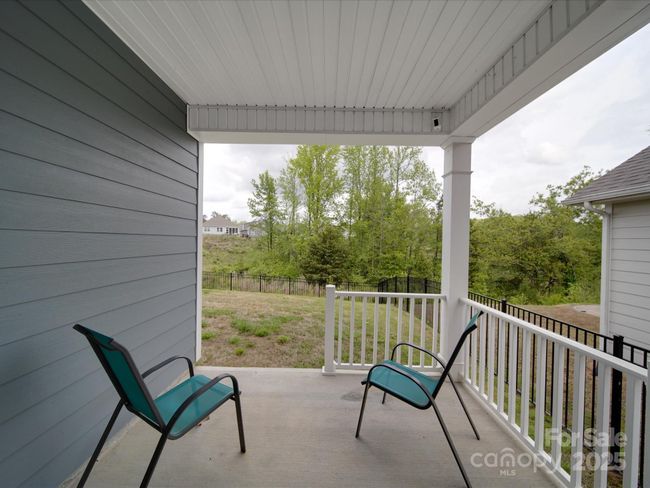 back sitting area | Image 34