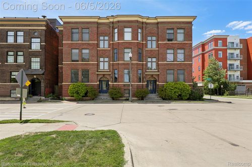 22-112 Watson St, Detroit, MI, 48201-2736 | Card Image