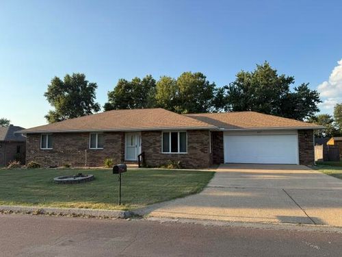 807 E 16th St, Mountain Grove, MO, 65711-1132 | Card Image