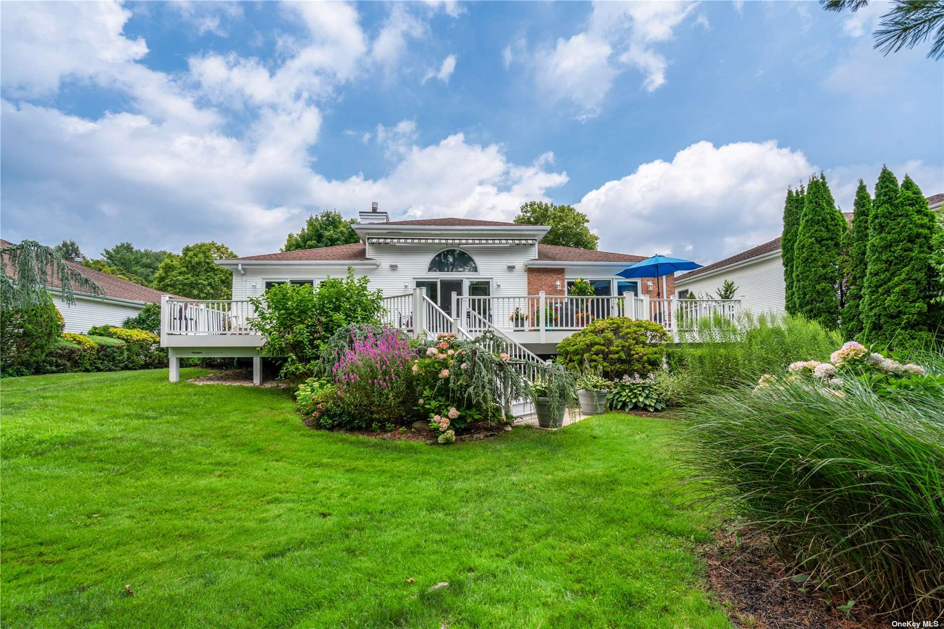 Hiland Ct, Commack, NY 11725