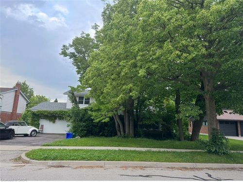 46 Birchcliff Ave, Kitchener, ON, N2M4V6 | Card Image